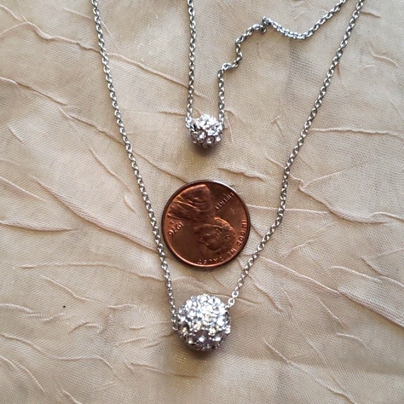 Icing Beautiful Elegant Silver Tone Necklace. - Picture 7 of 10